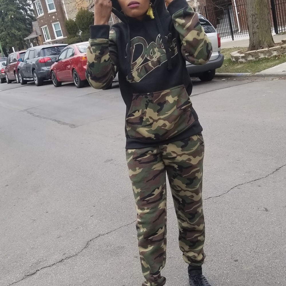 Military carmo two pieces size L